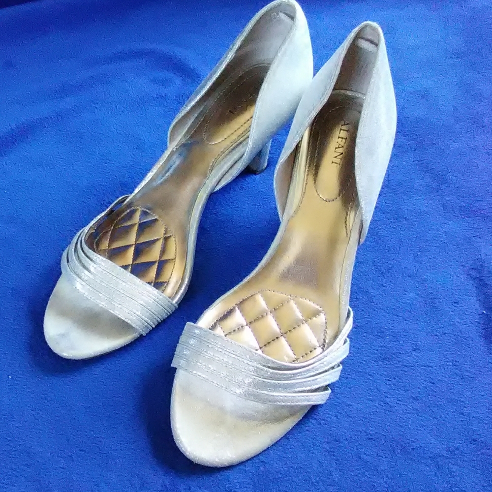 ⏳ 👟  Alfani Heels Size 8.5M